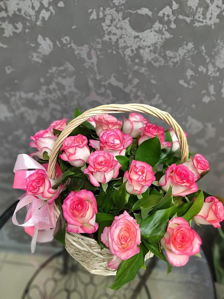 Цветочная композиция из Розы в корзине в Иволгинске