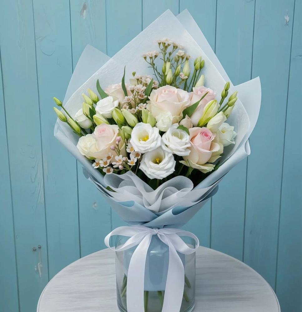 Букет цветов из: Розы и Лизиантусы в Иволгинске