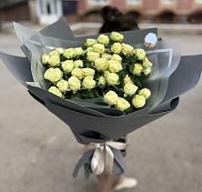 Букет Белые кустовые розы Солинеро в Иволгинске