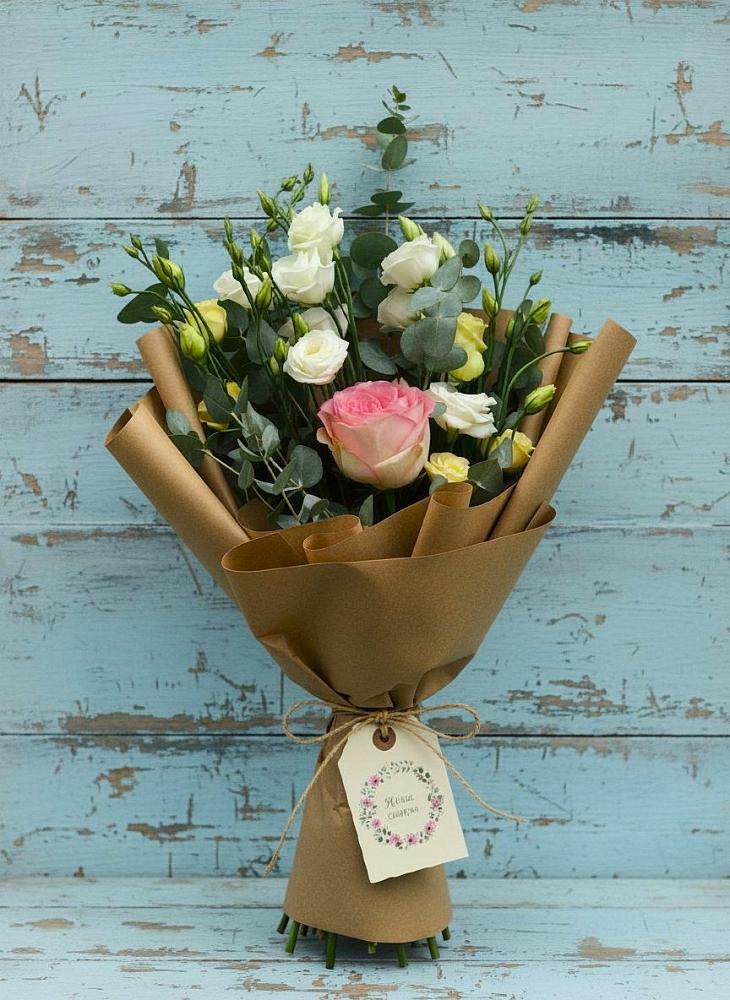 Букет цветов из: Розы и Лизиантусы в Иволгинске