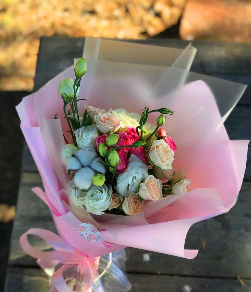 Букет цветов из: Розы и Лизиантусы в Иволгинске