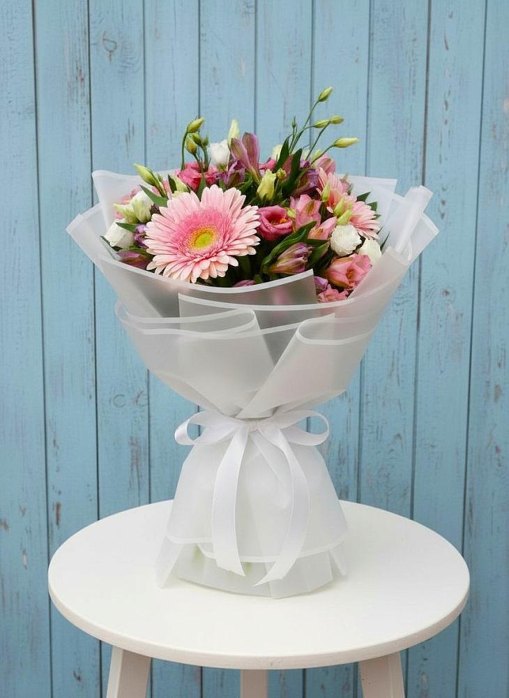 Букет цветов из: Герберы, Альстромерии и Лизиантусы в Иволгинске