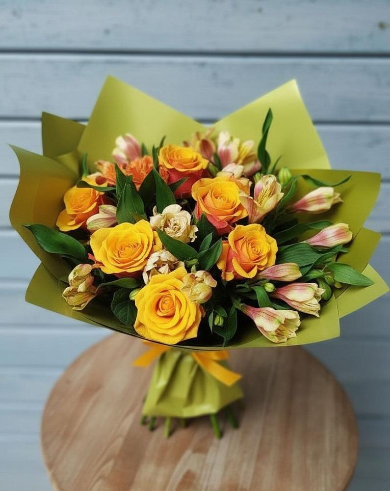 Букет цветов из: Альстромерии и Розы в Иволгинске