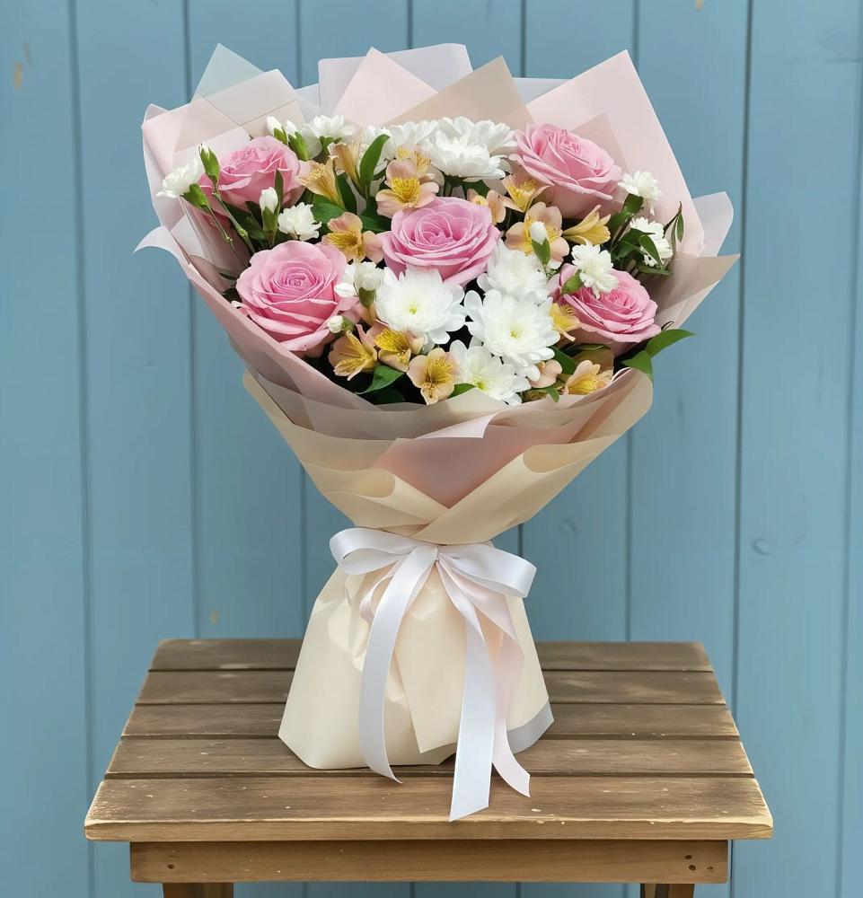 Букет цветов из: Гвоздики, Орхидеи и Розы в Иволгинске