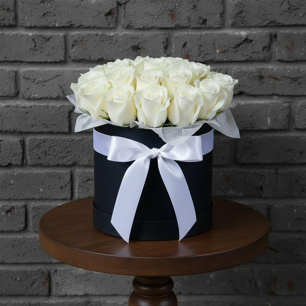 Цветочная композиция из Розы в шляпной коробке в Иволгинске