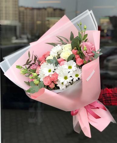 Букет цветов из: Розы, Лизиантусы и Хризантемы в Иволгинске
