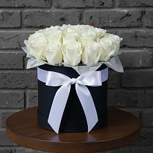 Цветочная композиция из Розы в шляпной коробке в Иволгинске