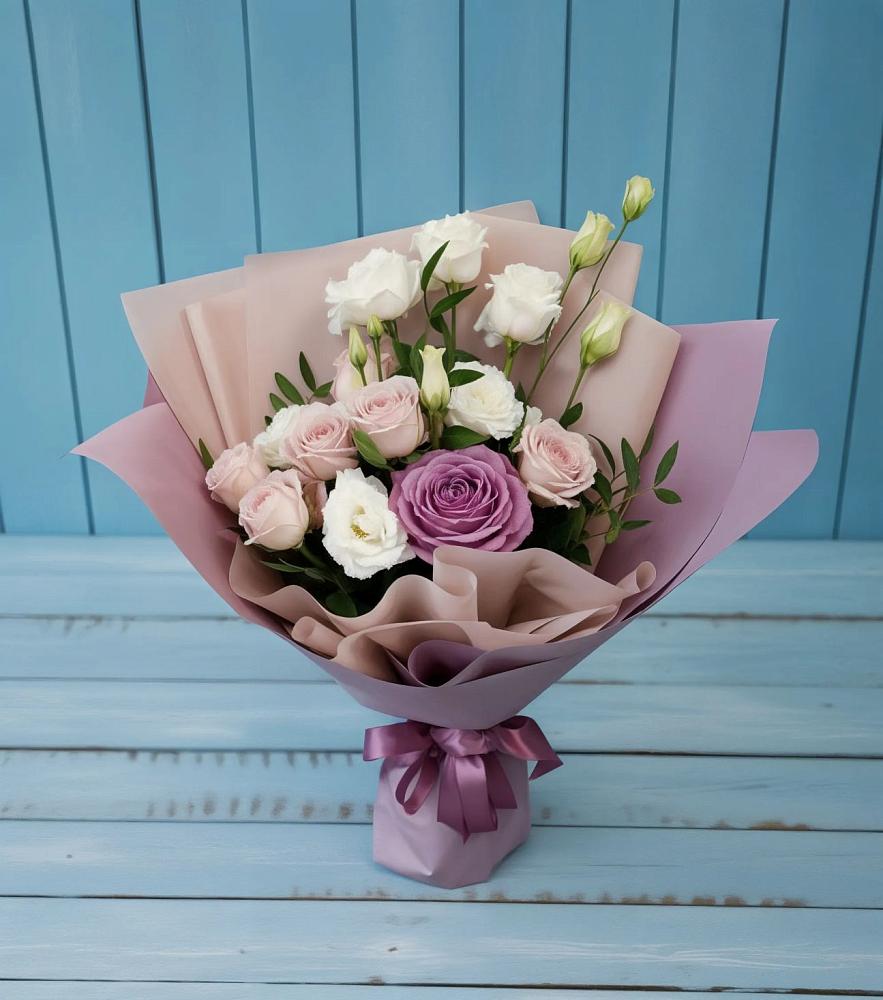 Букет цветов из: Розы и Лизиантусы в Иволгинске